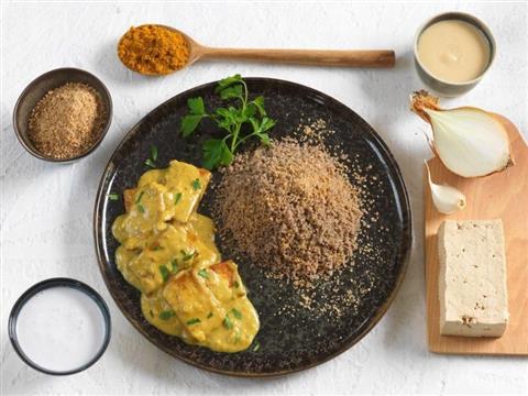 Filets de poulet au curry et à la purée d'amande